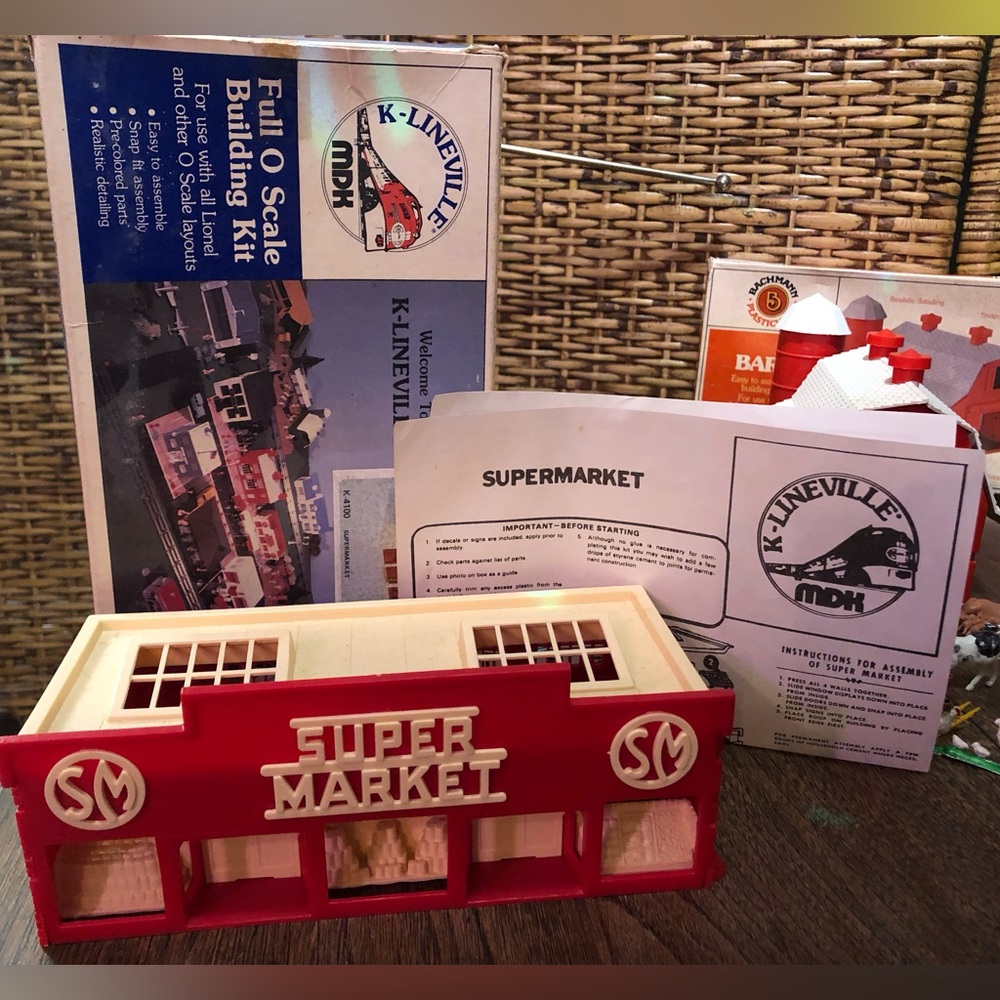 K- Lineville MDK Supermarket Model Kit Complete